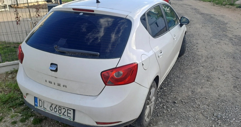 Seat Ibiza cena 10999 przebieg: 186000, rok produkcji 2011 z Dzierżoniów małe 37